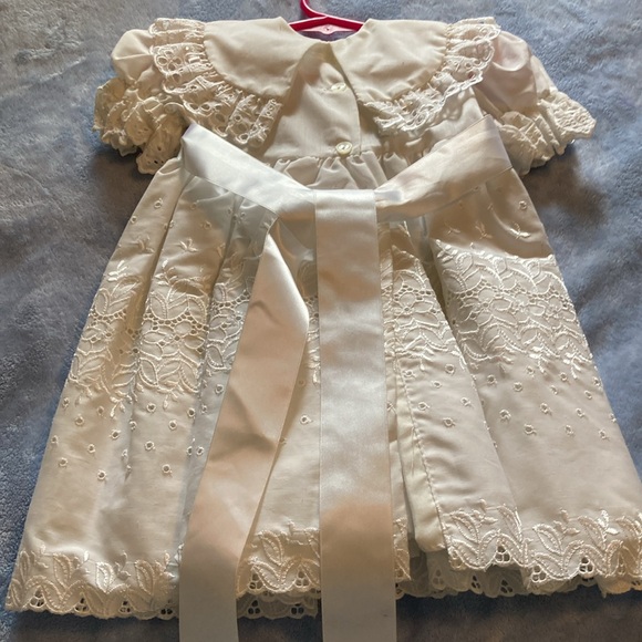Vintage White Lace Baby Christening Dress - Picture 5 of 7